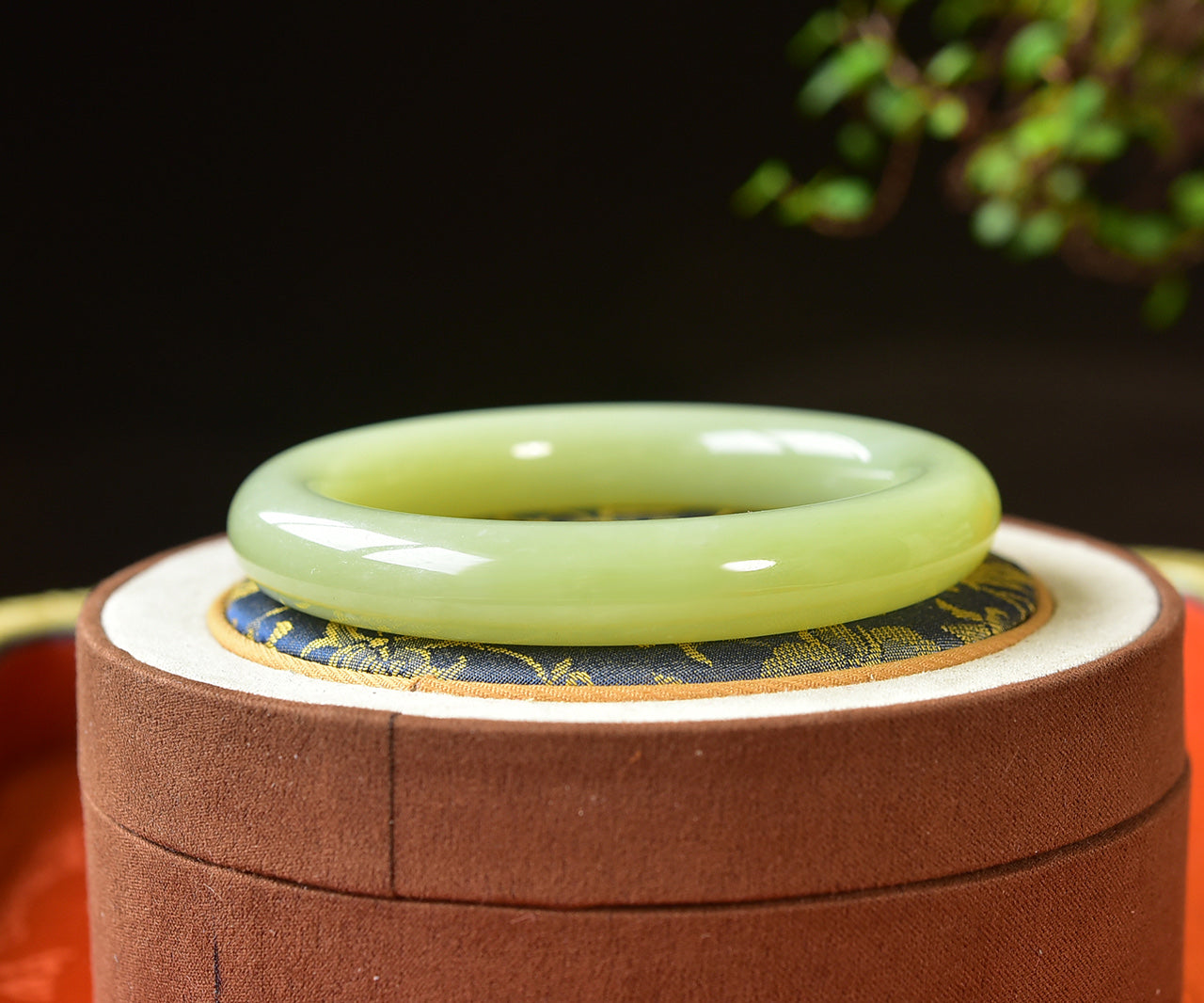 A1986 Inside Diameter 60 MM Superb Chinese Light Yellow Hetian Jade Bracelet