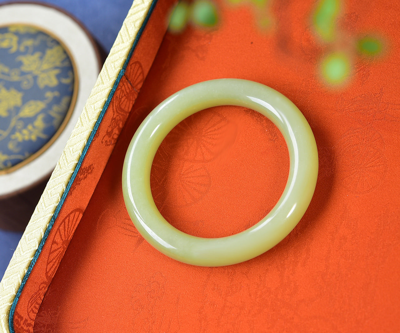 A1986 Inside Diameter 60 MM Superb Chinese Light Yellow Hetian Jade Bracelet
