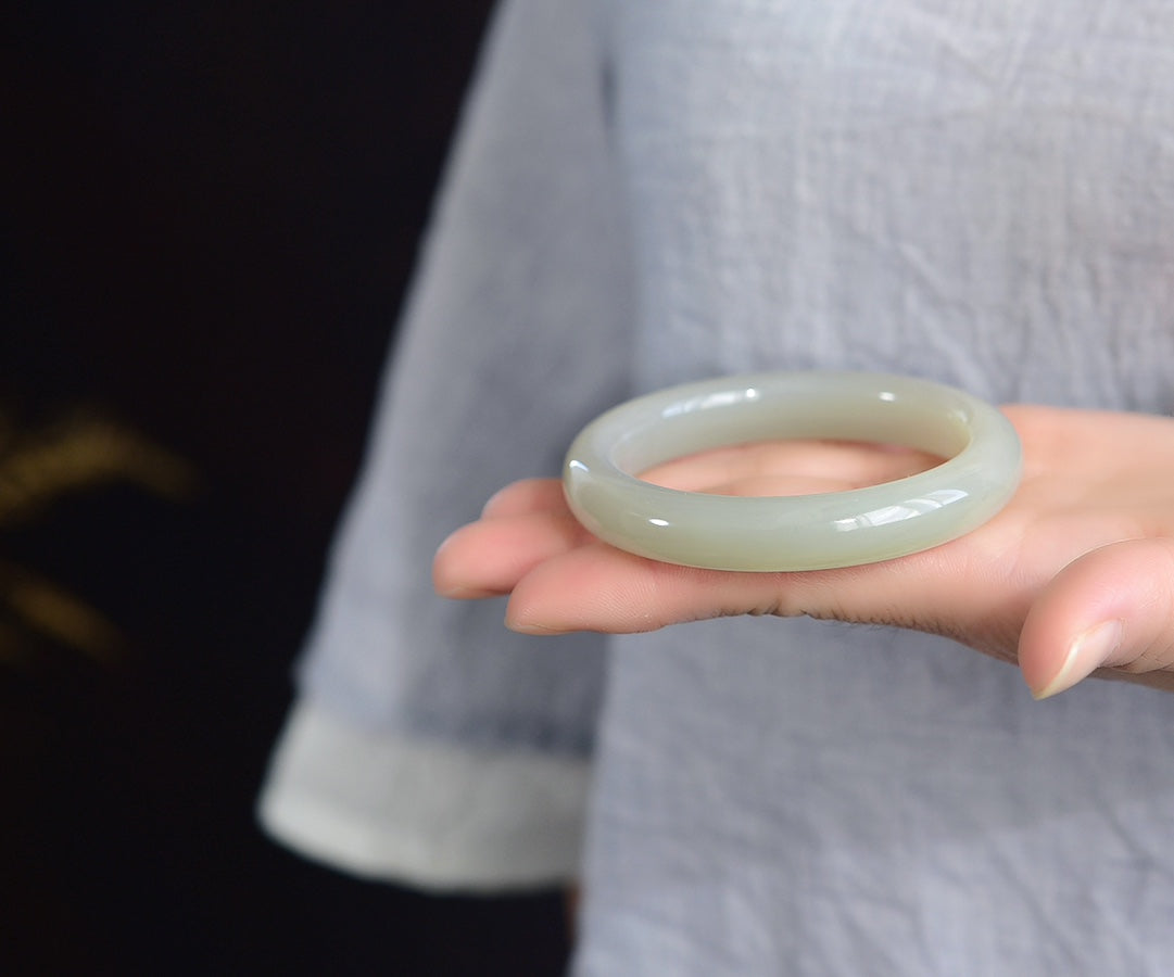 A1988 Inside Diameter 56.8 MM Superb Chinese Hetian Jade Bracelet