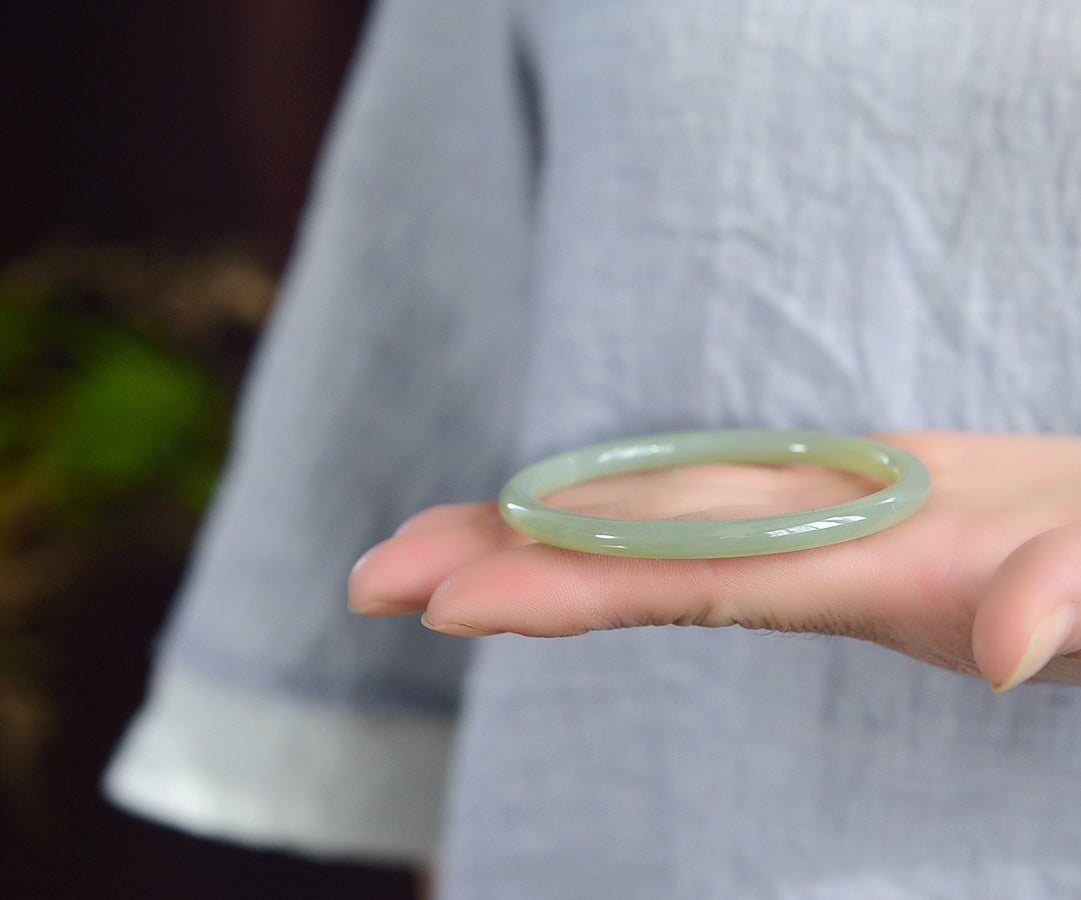 A1992 Inside Diameter 57.6 MM Superb Chinese Hetian Jade Bracelet