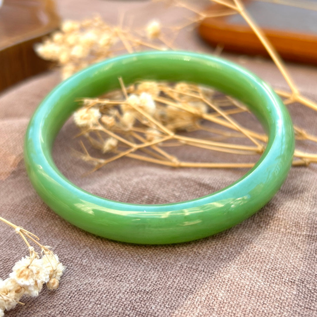 A1999 Inside Diameter 60.5 MM Exquisite Chinese Green Hetian Jade Bracelet