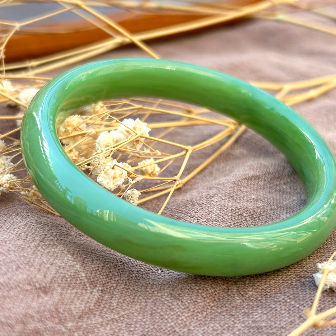 A1999 Inside Diameter 60.5 MM Exquisite Chinese Green Hetian Jade Bracelet