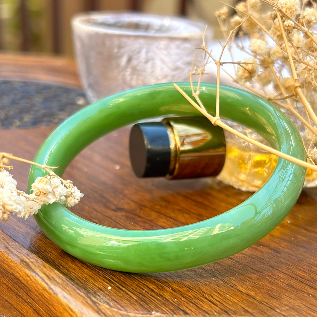 A1999 Inside Diameter 60.5 MM Exquisite Chinese Green Hetian Jade Bracelet