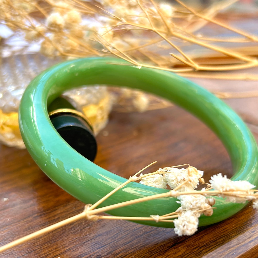 A1999 Inside Diameter 60.5 MM Exquisite Chinese Green Hetian Jade Bracelet