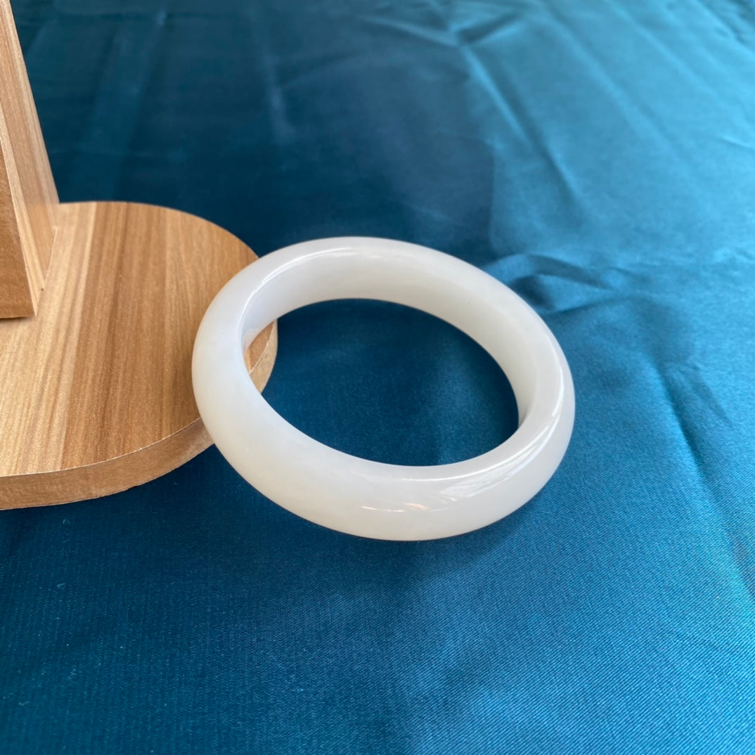 A2001 Inside Diameter 56.5 MM Superb Chinese White Hetian Jade Bracelet