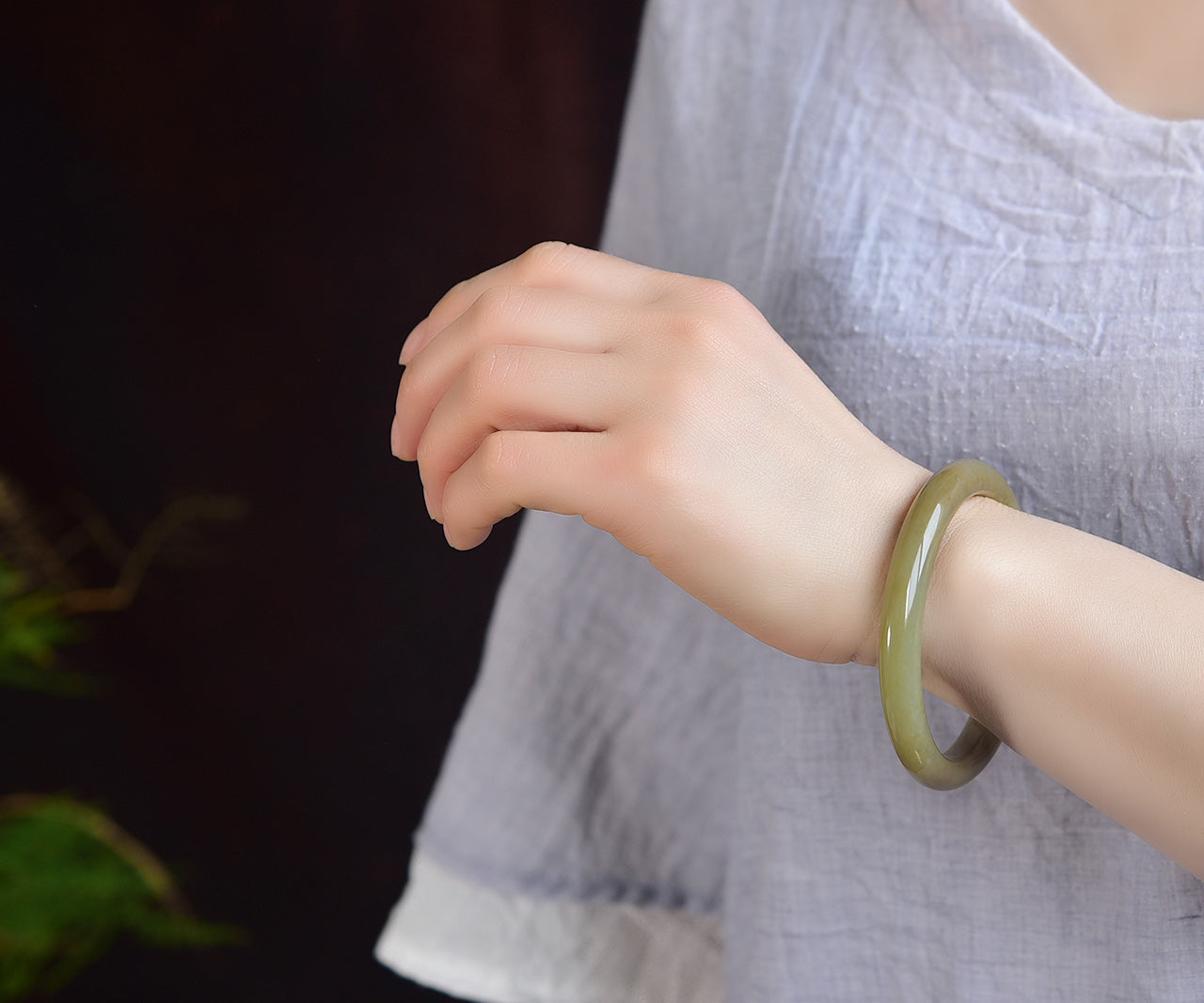 A2007 Inside Diameter 60.5 MM Chinese Sugar Hetian Jade Bracelet
