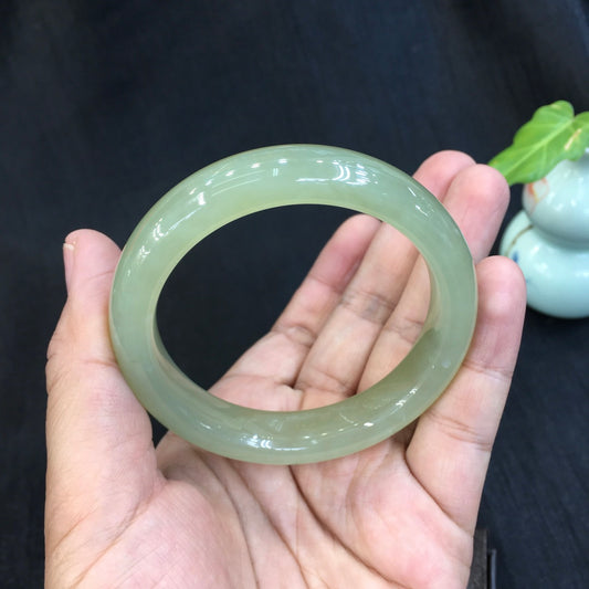 A2012 Inside Diameter 56 MM Chinese Gao Bingqing Hetian Jade Bracelet