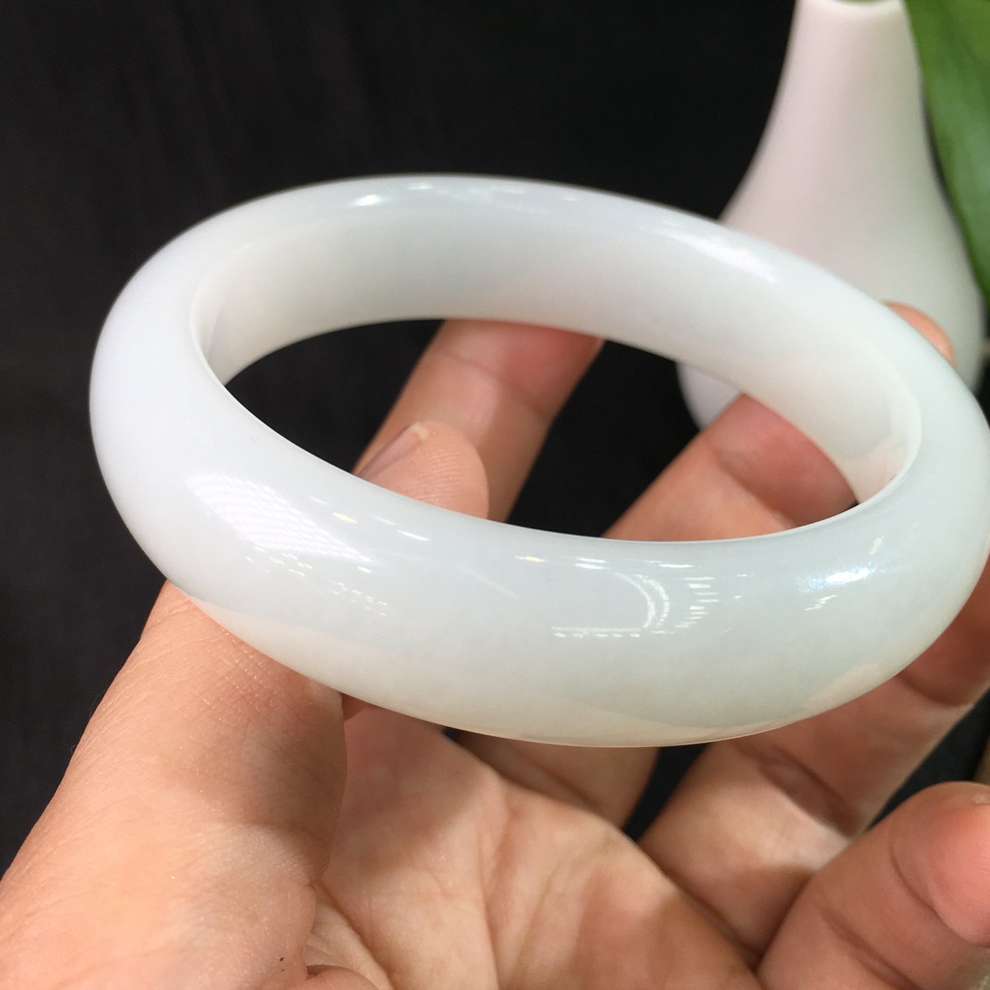 A2014 Inside Diameter 60.5 MM Chinese White Hetian Jade Bracelet