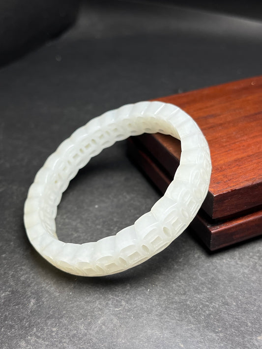 A2015 Inside Diameter 59 MM Openwork Chinese White Hetian Jade Bracelet
