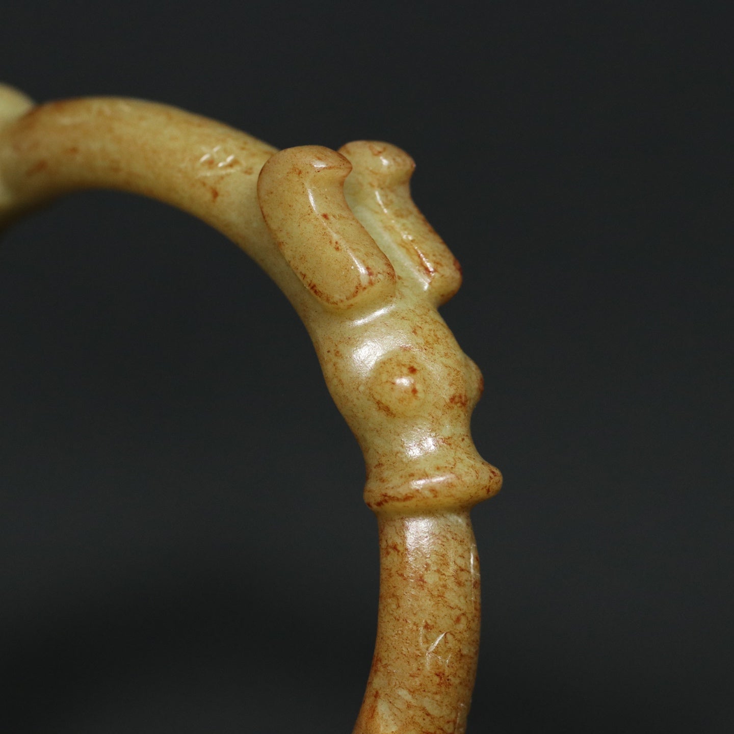 A2017 Inside Diameter 78 MM Vintage Chinese Hetian Jade Carved Dragon Head Arm Bracelet