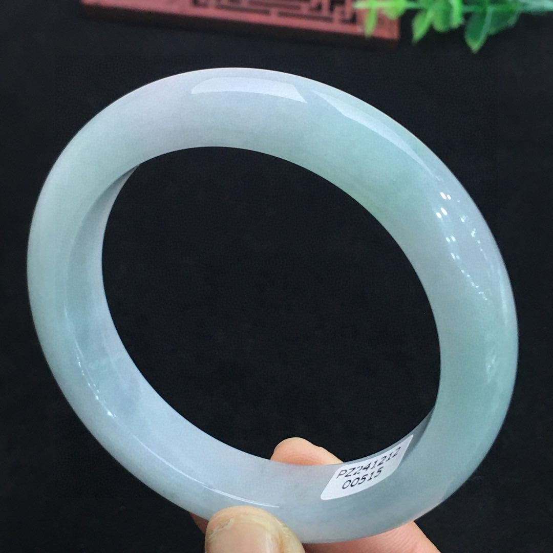 A2025 Inside Diameter 58 MM Beautiful Natural Jadeite Bracelet