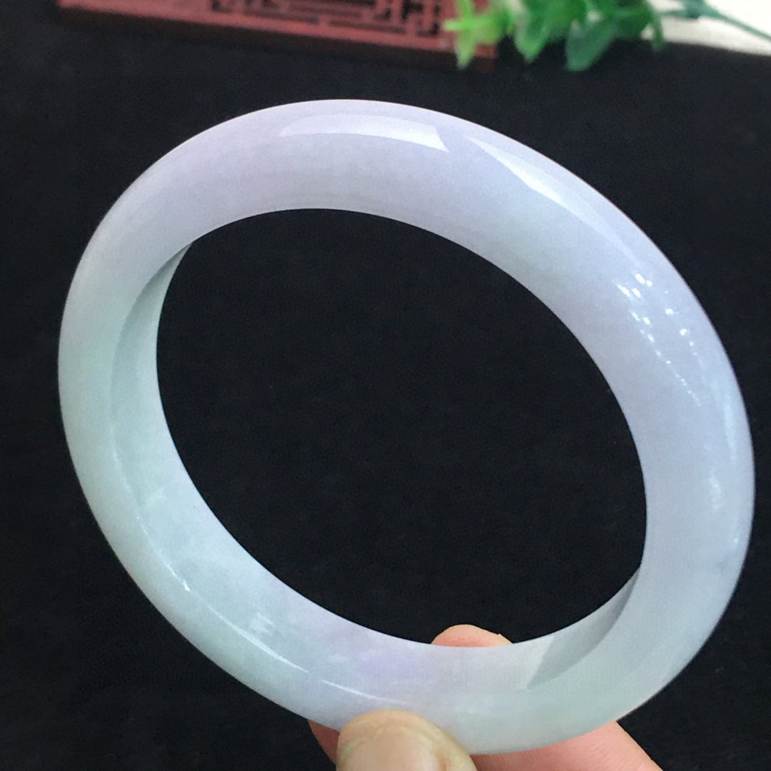 A2027 Inside Diameter 59 MM Exquisite Natural Jadeite Bracelet
