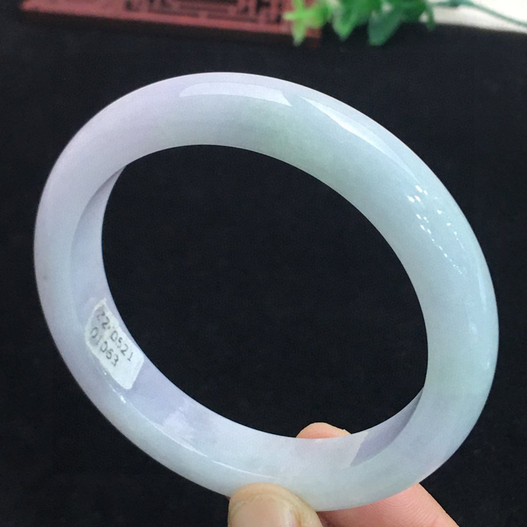 A2027 Inside Diameter 59 MM Exquisite Natural Jadeite Bracelet