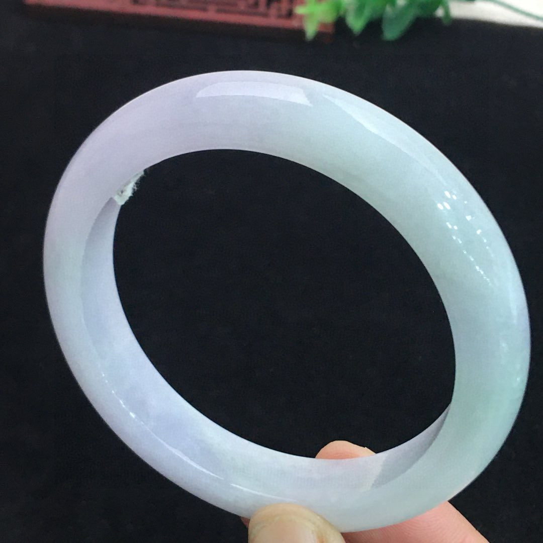A2027 Inside Diameter 59 MM Exquisite Natural Jadeite Bracelet