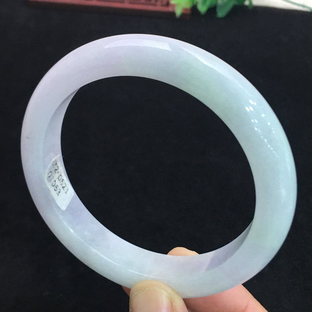 A2027 Inside Diameter 59 MM Exquisite Natural Jadeite Bracelet