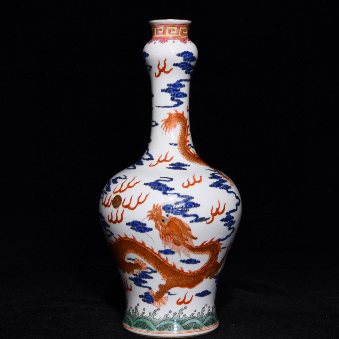 A2084 Chinese Gilt Edge Iron Red Glaze + Blue And White Porcelain Clouds Dragon Design Porcelain Vase