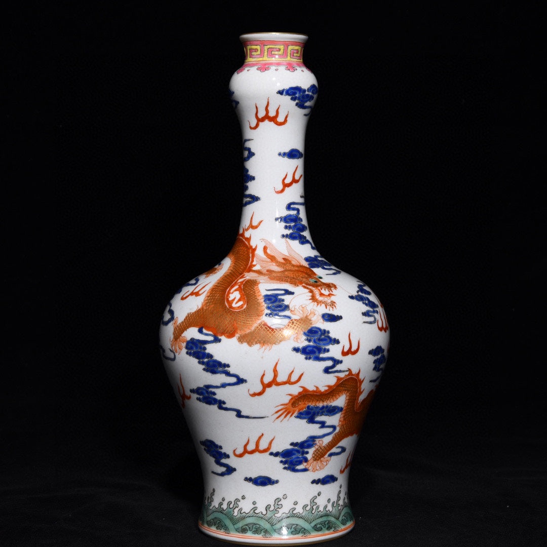 A2084 Chinese Gilt Edge Iron Red Glaze + Blue And White Porcelain Clouds Dragon Design Porcelain Vase