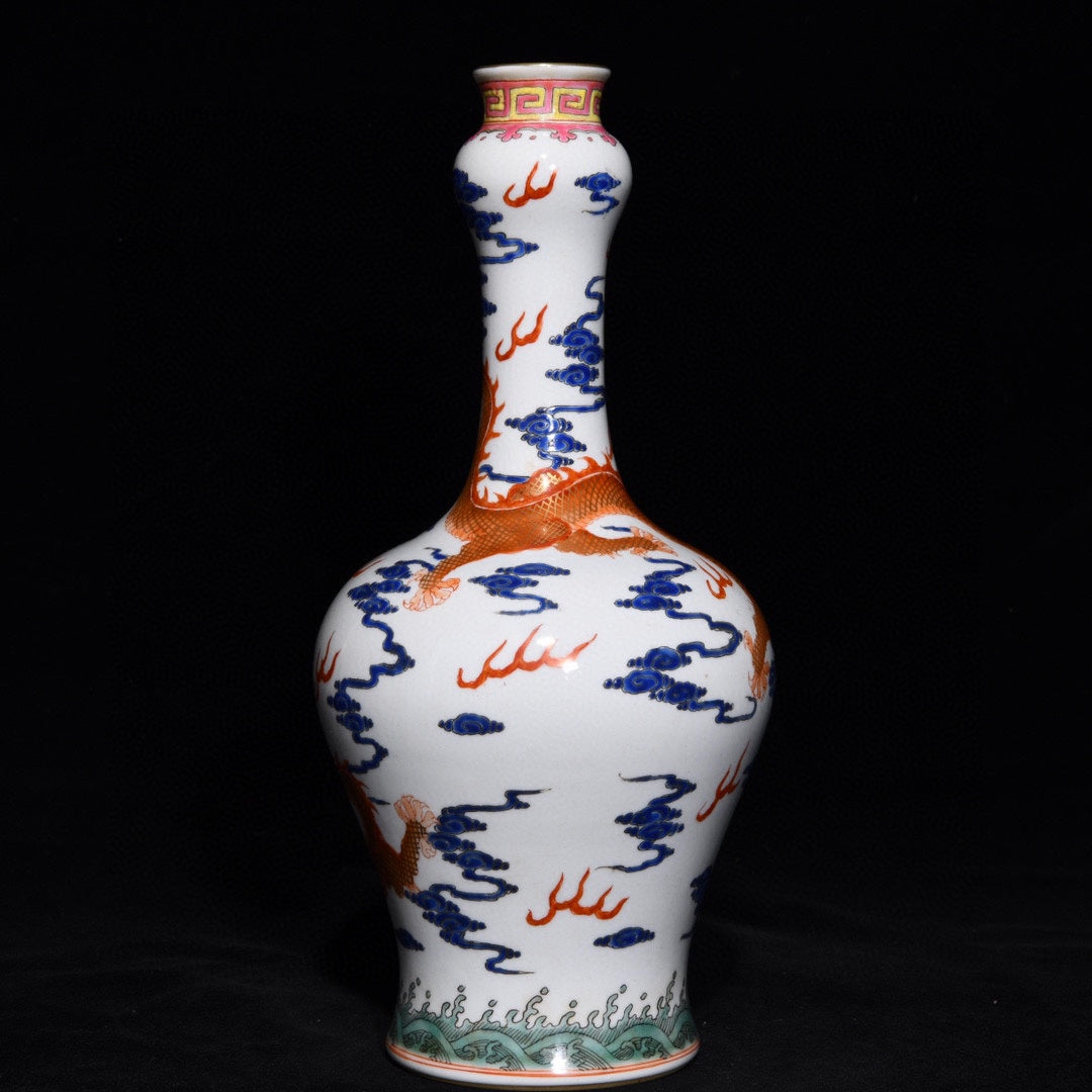 A2084 Chinese Gilt Edge Iron Red Glaze + Blue And White Porcelain Clouds Dragon Design Porcelain Vase