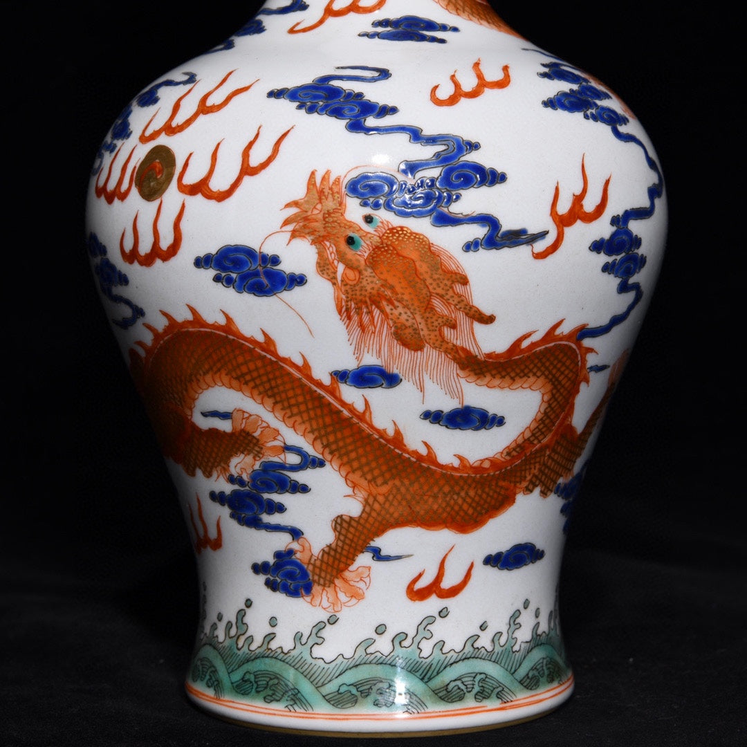 A2084 Chinese Gilt Edge Iron Red Glaze + Blue And White Porcelain Clouds Dragon Design Porcelain Vase