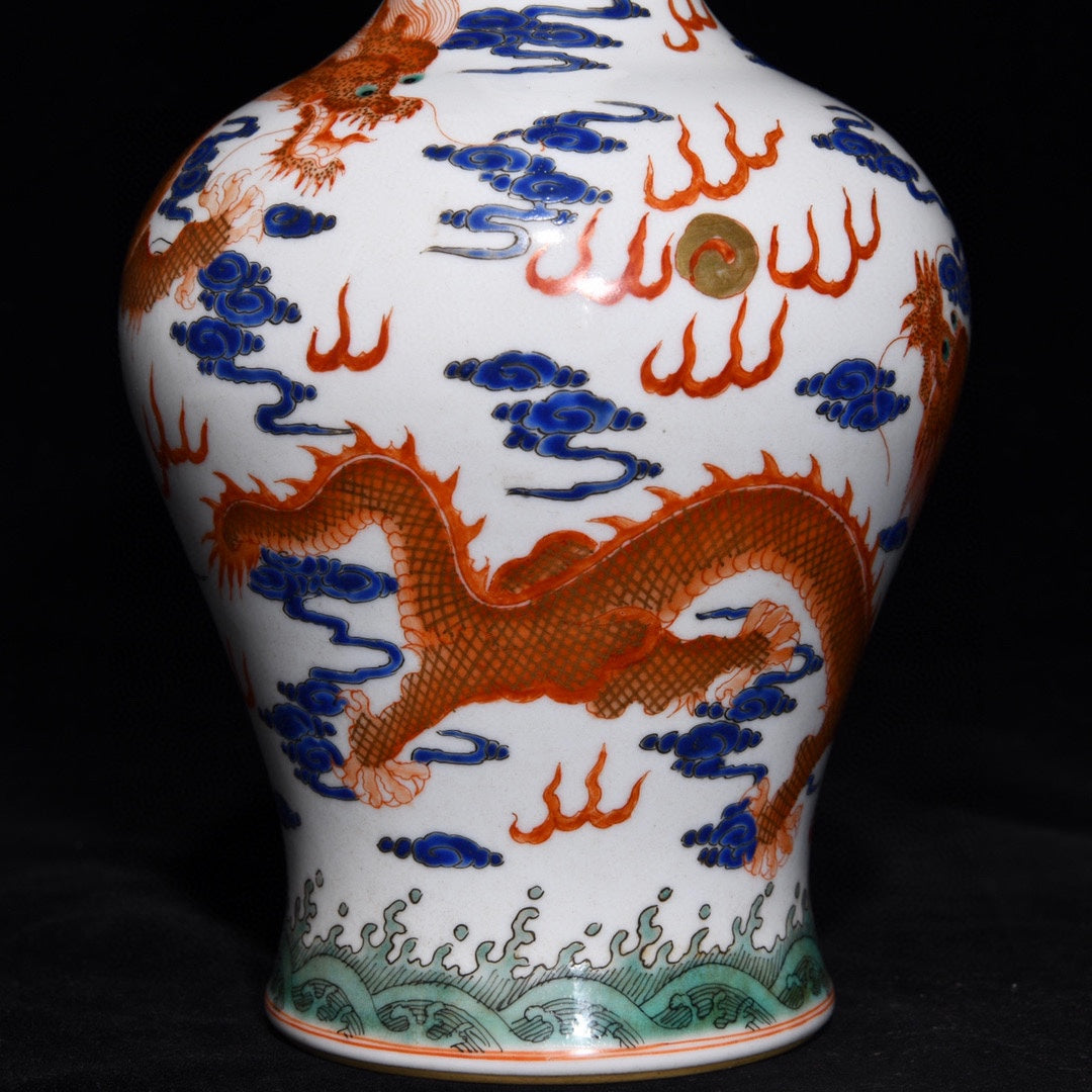 A2084 Chinese Gilt Edge Iron Red Glaze + Blue And White Porcelain Clouds Dragon Design Porcelain Vase