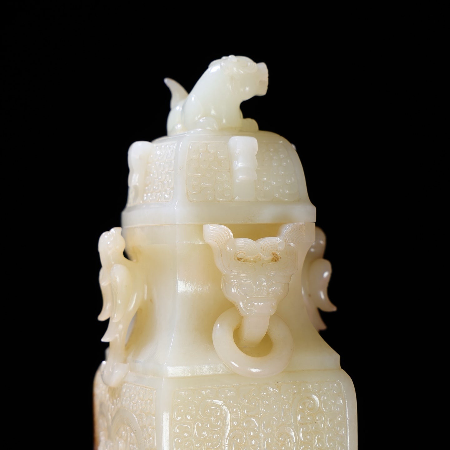 A2088 Exquisite Chinese Hetian Jade Hand Carved Fortune Beast Vase w Lid