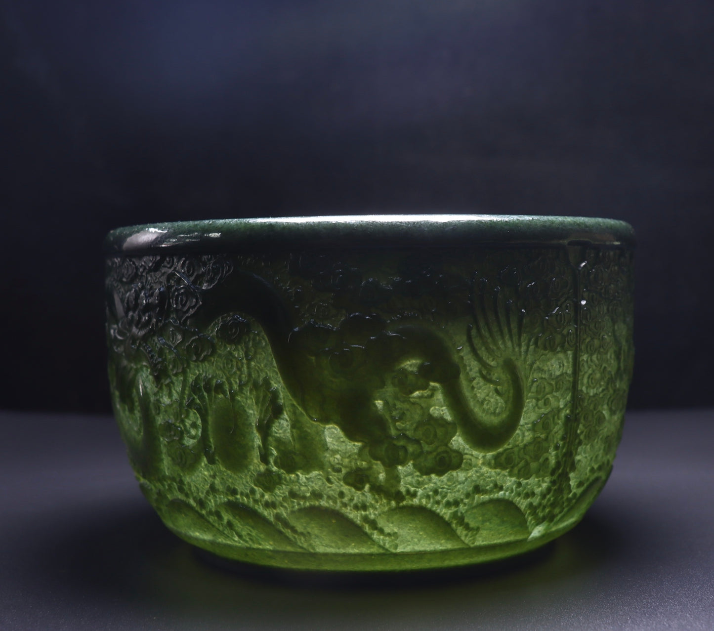 A2092 Exquisite Chinese Green Hetian Jade Low Relief Fortune Dragon Jar