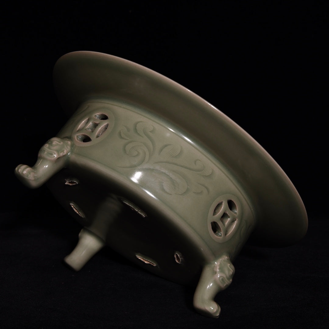 A2136 Chinese Yue Kiln Fortune Beast Incense Burner