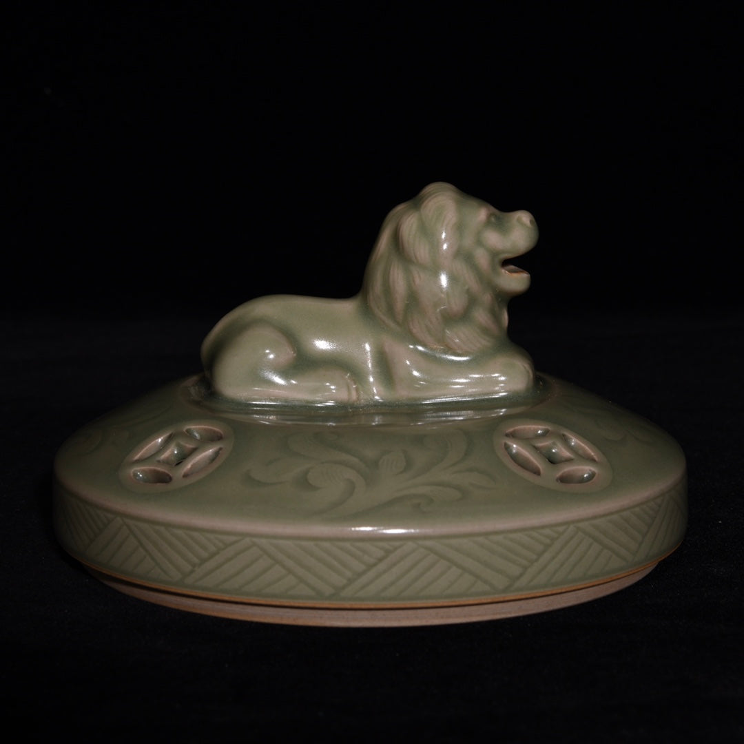 A2136 Chinese Yue Kiln Fortune Beast Incense Burner