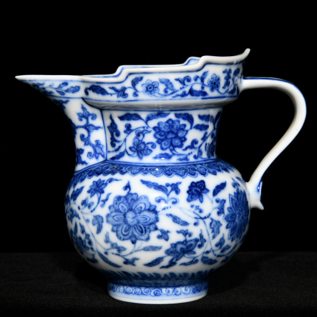 A2147 Chinese Blue And White Porcelain Flowers Design Cup