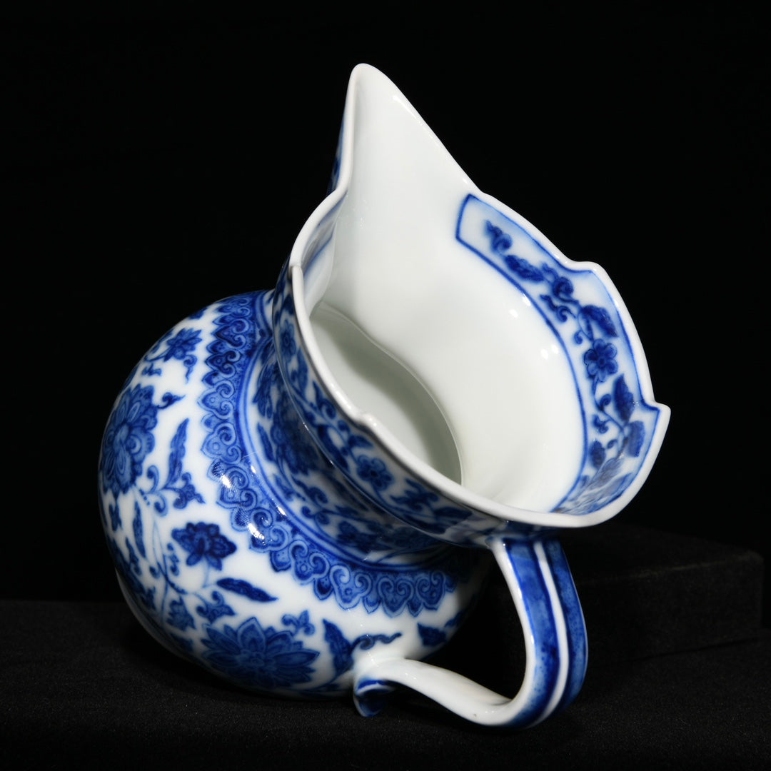 A2147 Chinese Blue And White Porcelain Flowers Design Cup