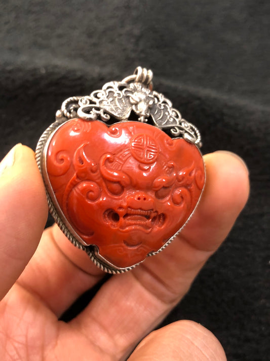 A2217 Chinese Pure Silver Inlay Nanhong Agate Carved Beast Face Pendant