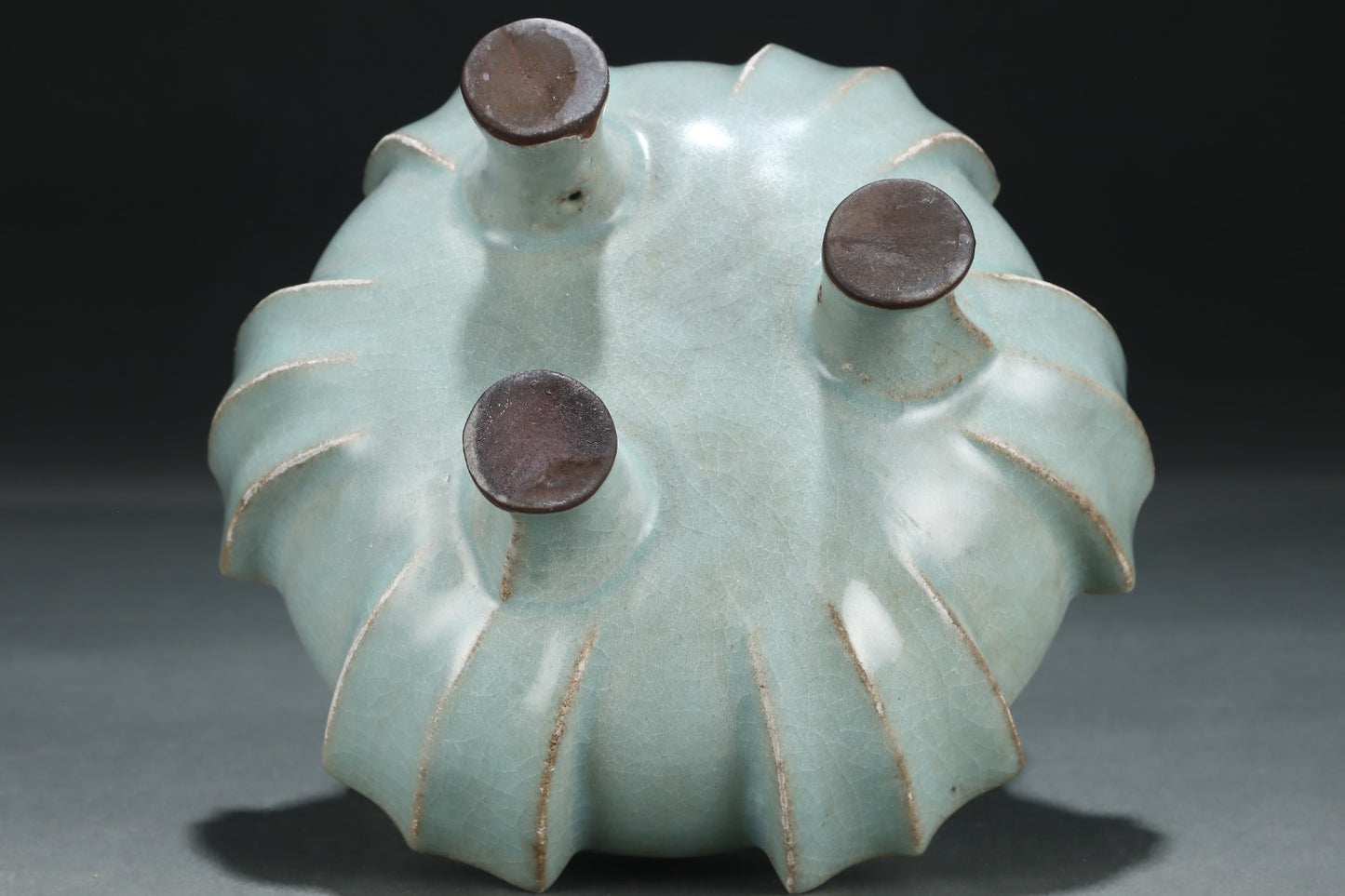 A2221 Chinese Guan Kiln 3 Legs Porcelain Incense Burner