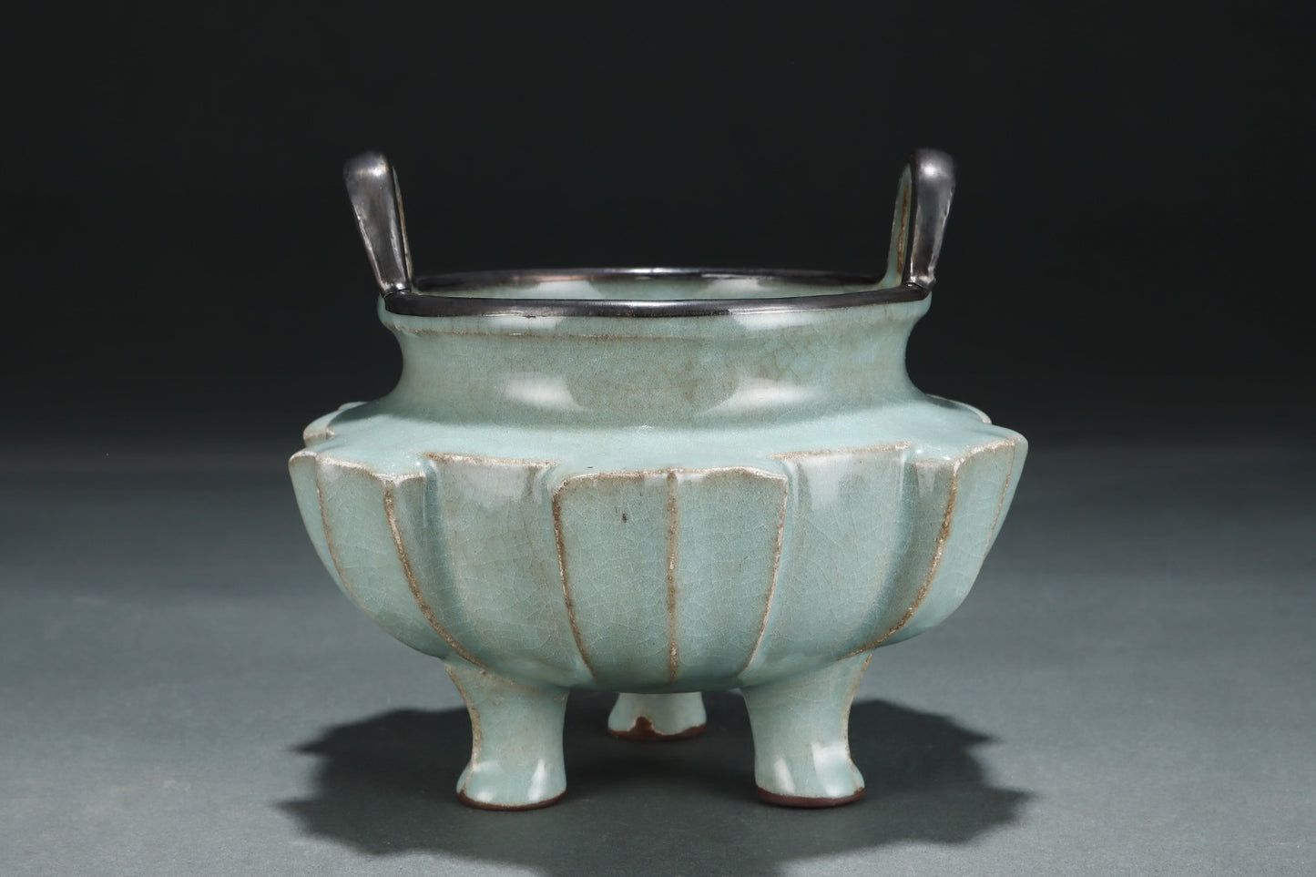 A2221 Chinese Guan Kiln 3 Legs Porcelain Incense Burner