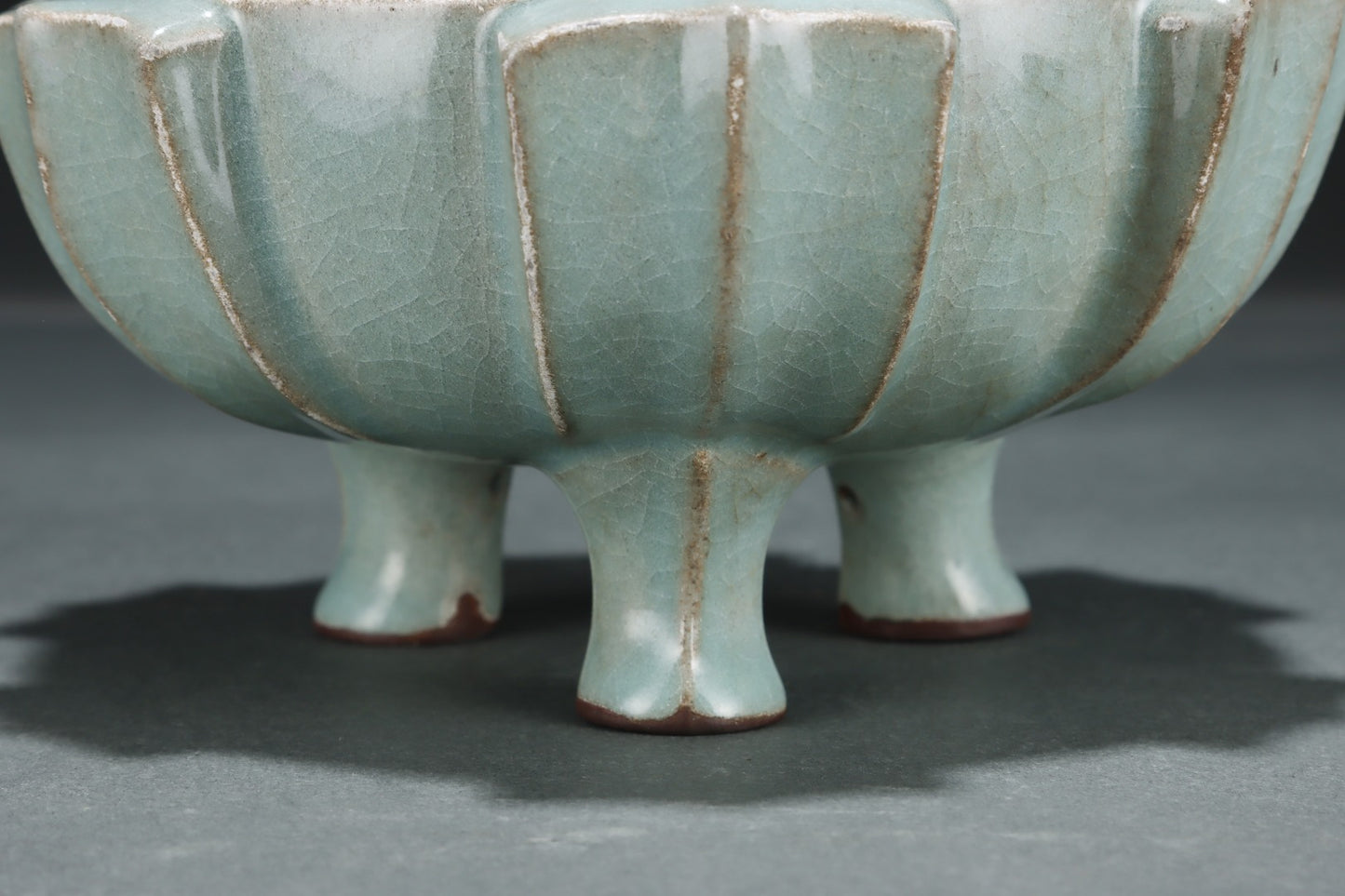 A2221 Chinese Guan Kiln 3 Legs Porcelain Incense Burner