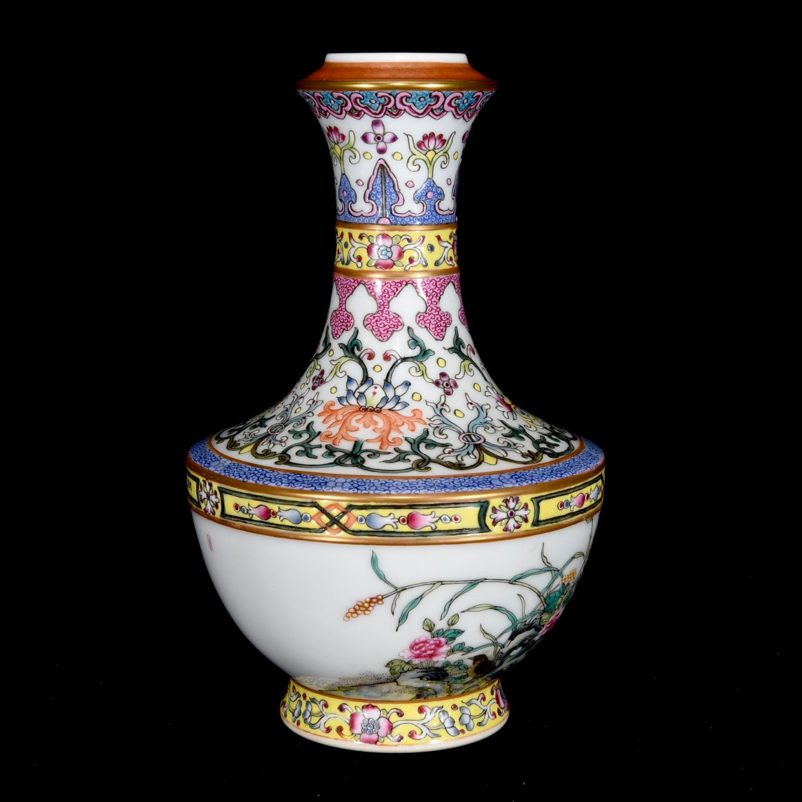 A2224 Chinese Qing Dynasty Gilt Edge Famille Rose Flowers Design Porcelain Vase