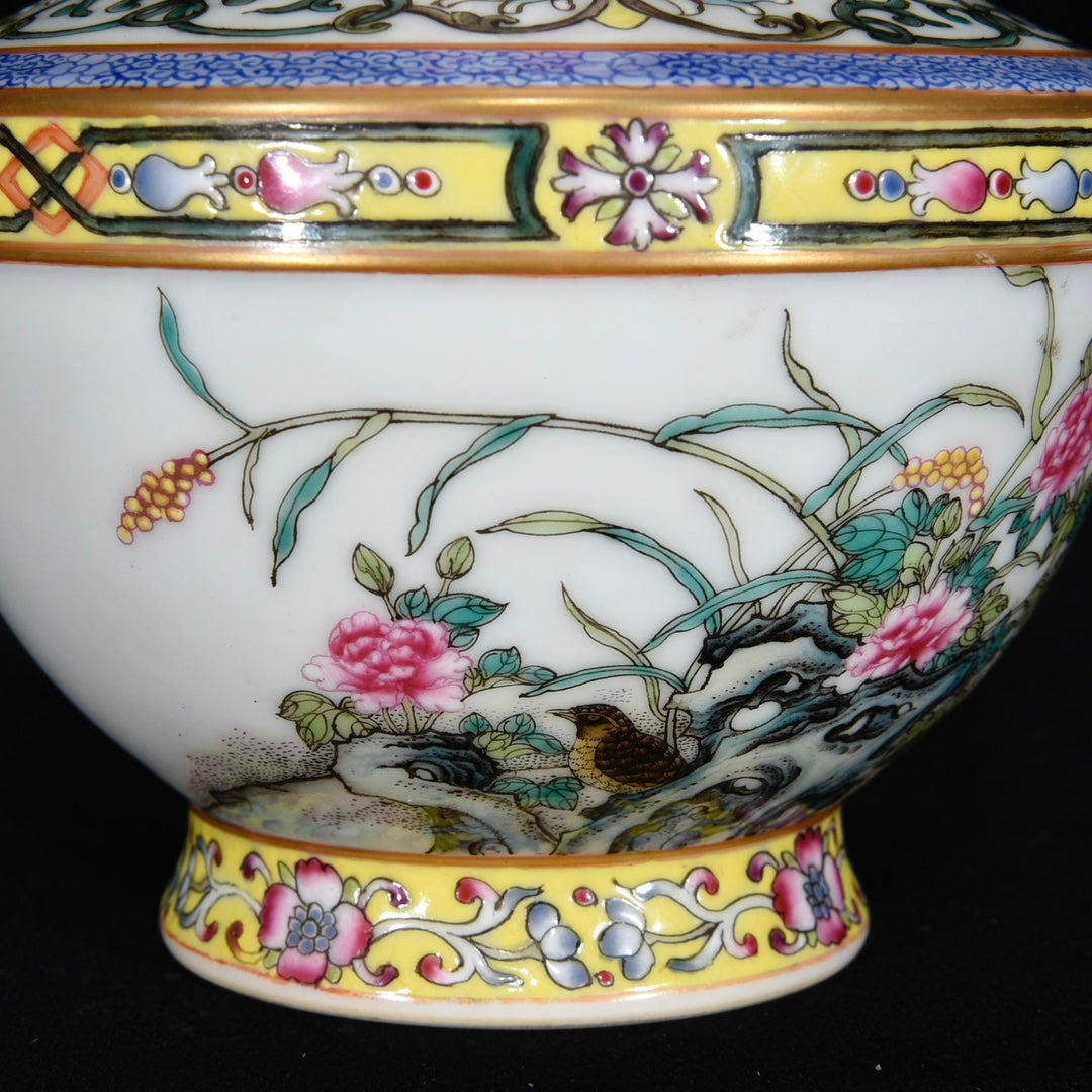A2224 Chinese Qing Dynasty Gilt Edge Famille Rose Flowers Design Porcelain Vase