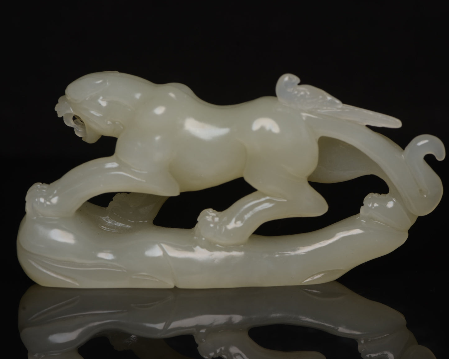 A2231 Superb Chinese Hetian Jade Carved Tiger Statue