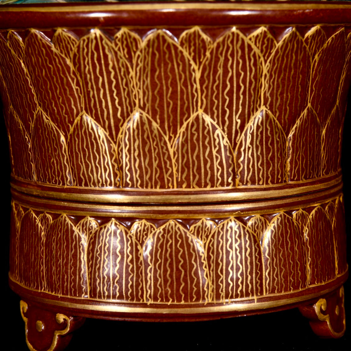 A2239 Chinese Gilt Edge Famille Rose Enamel Lotus Leaf & Lotus Flower Design Porcelain Incense Burner