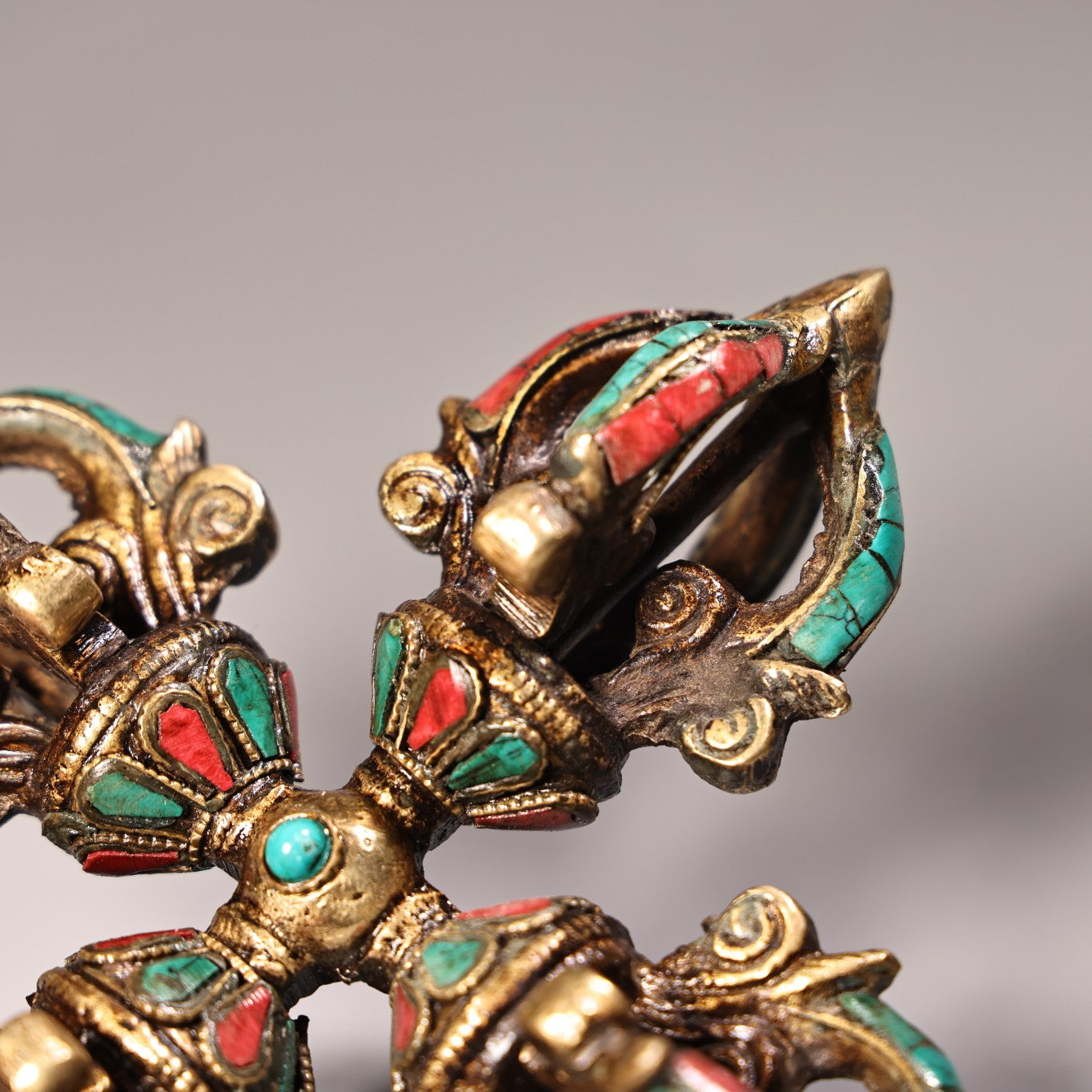 A2260 Tibetan Buddhism Gilt Gold Copper Inlay Turquoise & Gems Pestle Xiangmo Statue