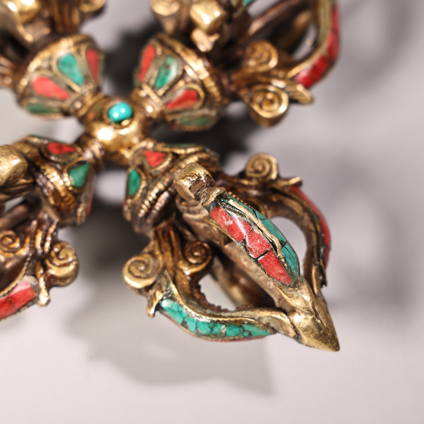 A2260 Tibetan Buddhism Gilt Gold Copper Inlay Turquoise & Gems Pestle Xiangmo Statue