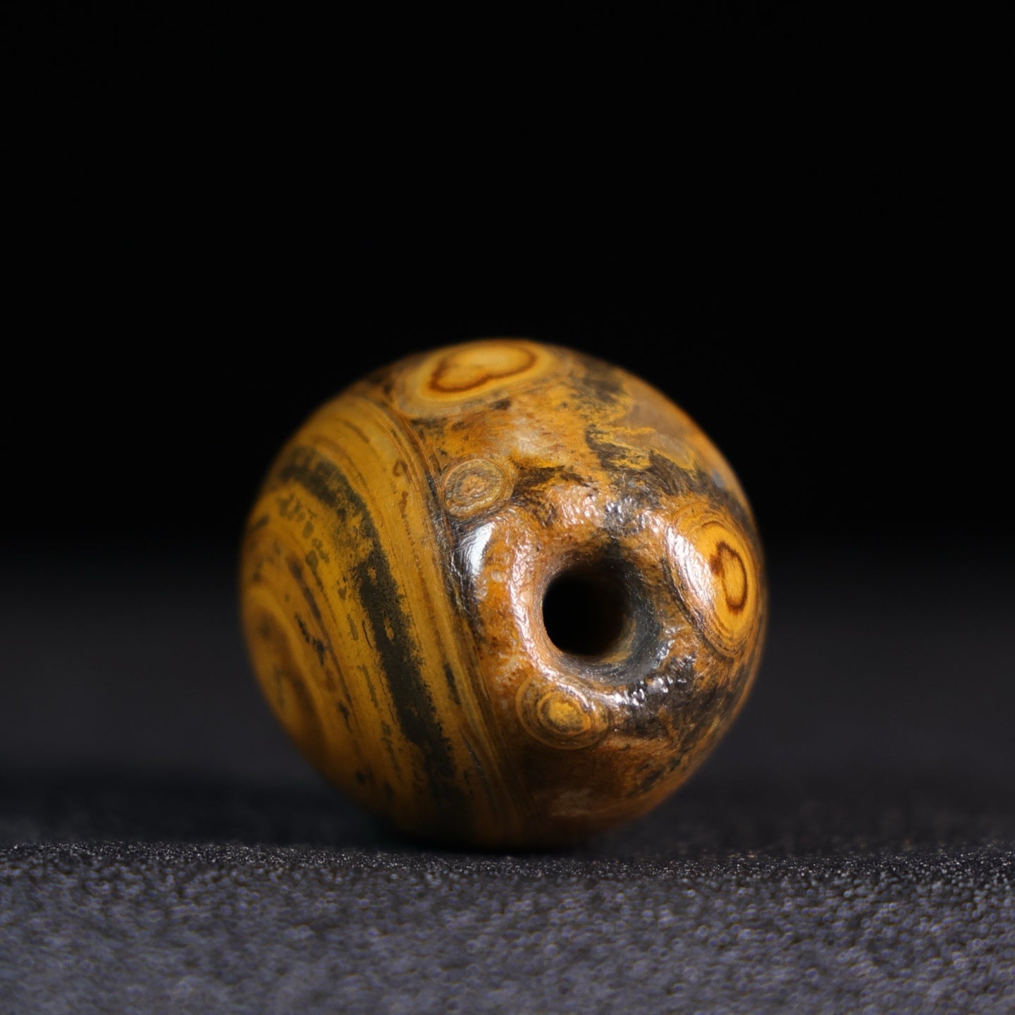 A2269 Vintage Chinese Agate Bead Pendant