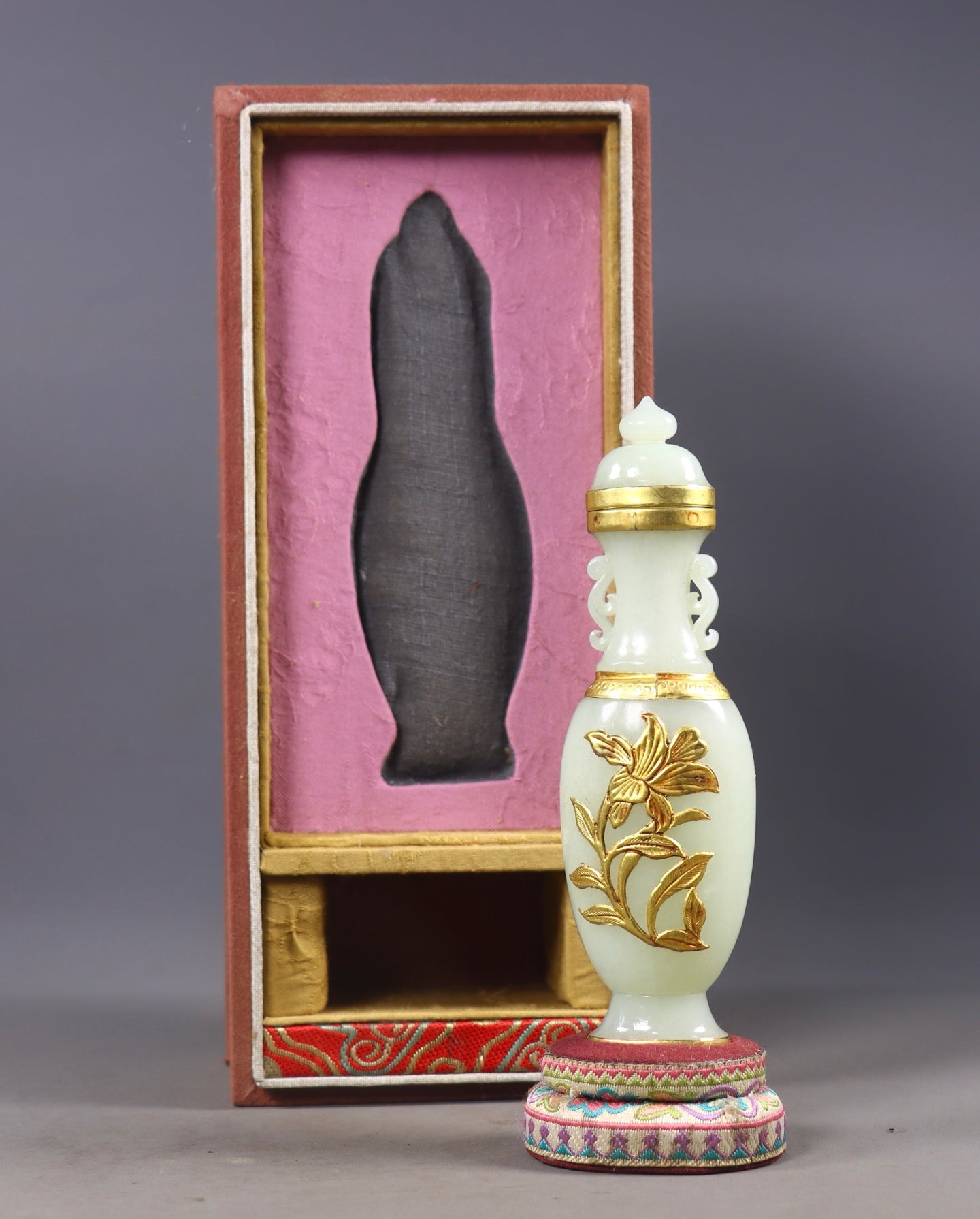 A2280 Superb Chinese Inlaying Copper Edge Hetian Jade Vase