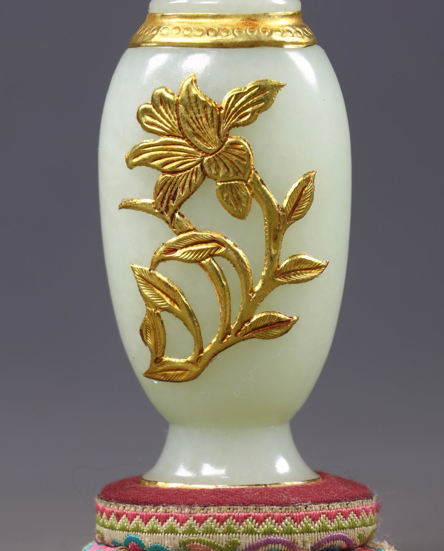 A2280 Superb Chinese Inlaying Copper Edge Hetian Jade Vase