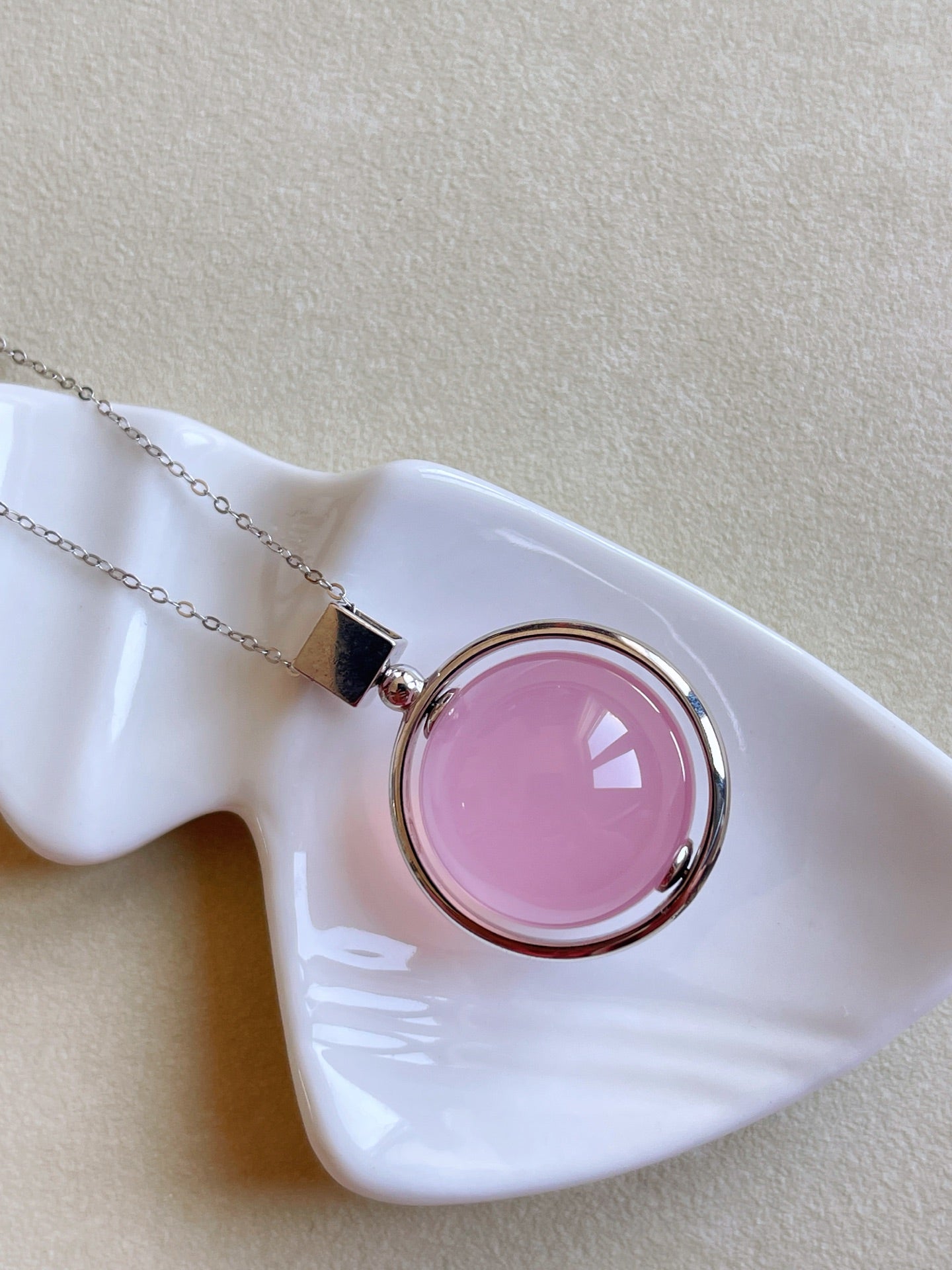 A2324 Beautiful Pink Crystal Bead Pendant