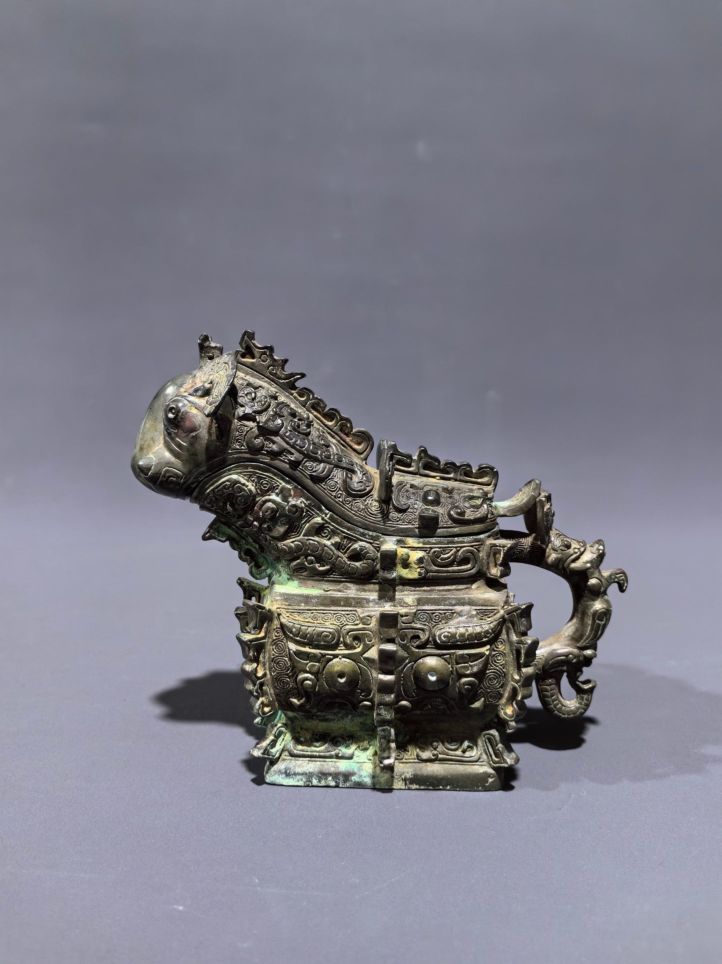 A2331 Vintage Chinese Bronze Fortune Beast Wine Container - Zhe Gong