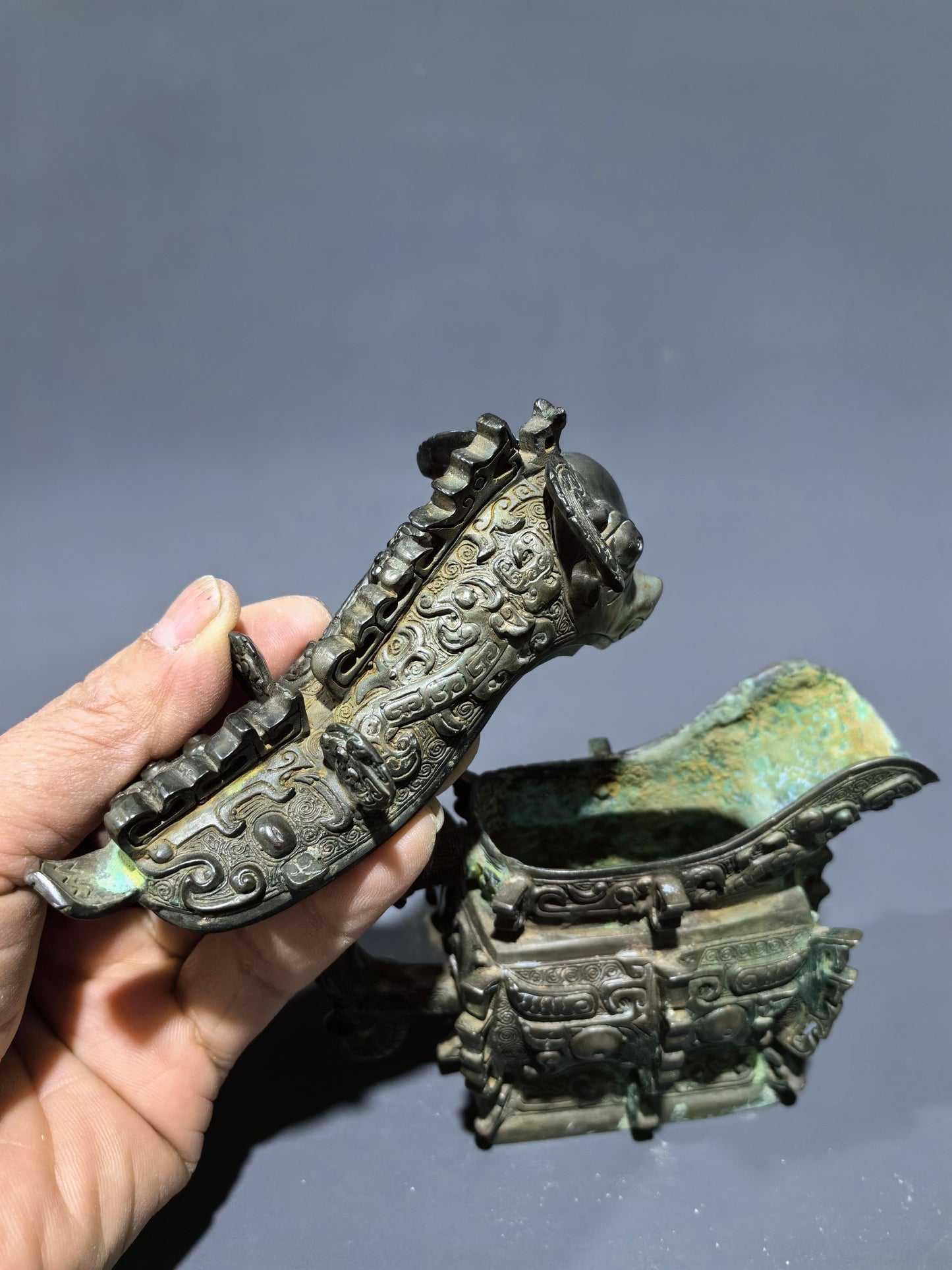 A2331 Vintage Chinese Bronze Fortune Beast Wine Container - Zhe Gong