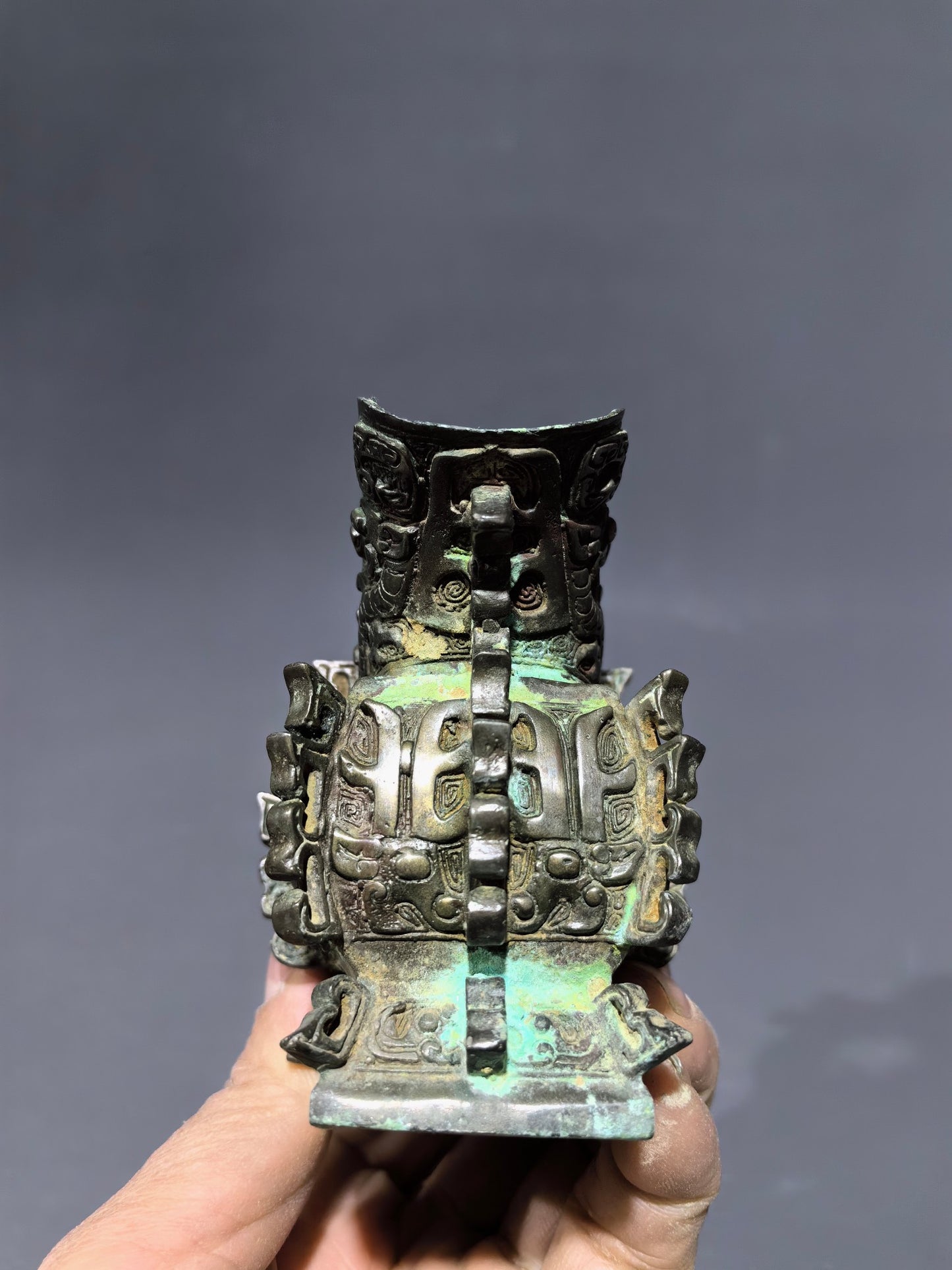 A2331 Vintage Chinese Bronze Fortune Beast Wine Container - Zhe Gong