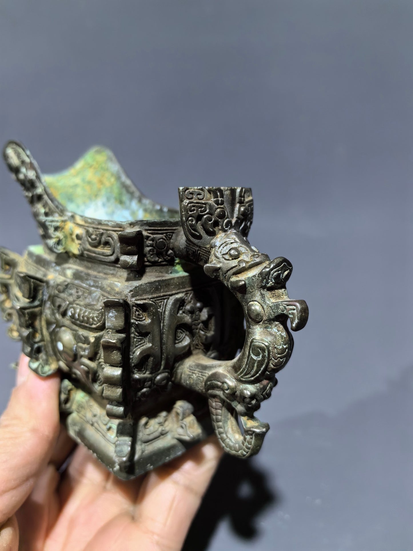 A2331 Vintage Chinese Bronze Fortune Beast Wine Container - Zhe Gong