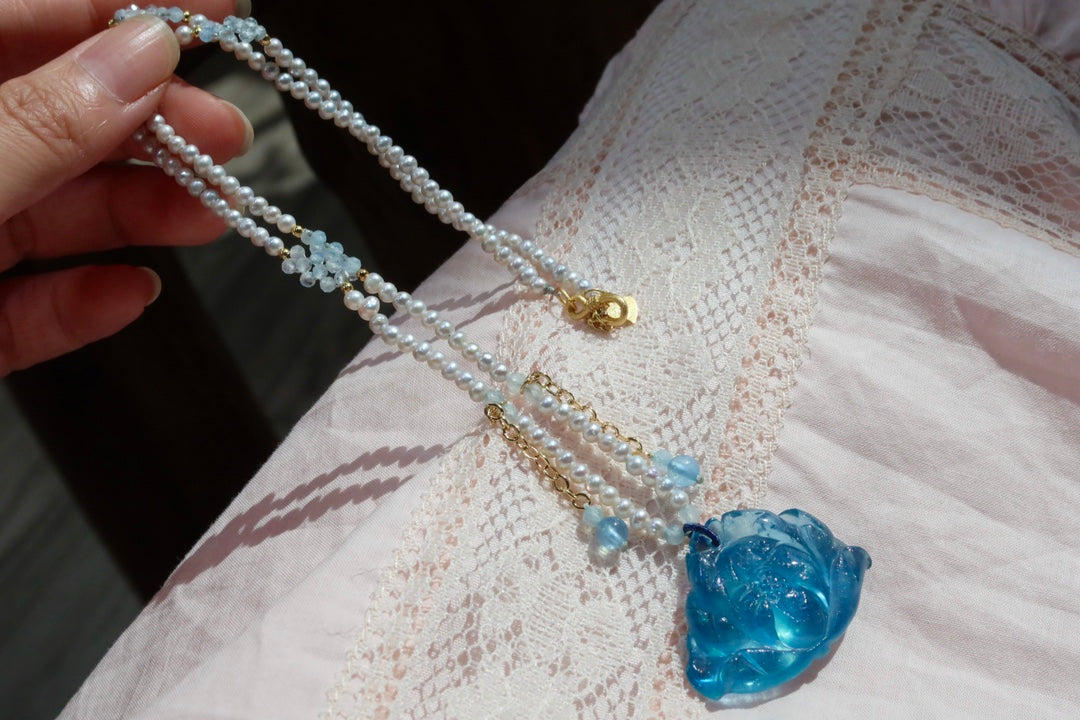 A2421 Beautiful Aquamarine Carved Lotus Flower Pendant w Hand Woven Pearl Beads Necklace