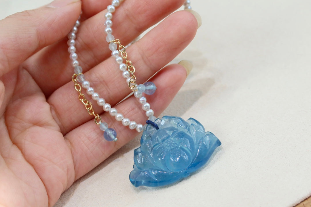 A2421 Beautiful Aquamarine Carved Lotus Flower Pendant w Hand Woven Pearl Beads Necklace